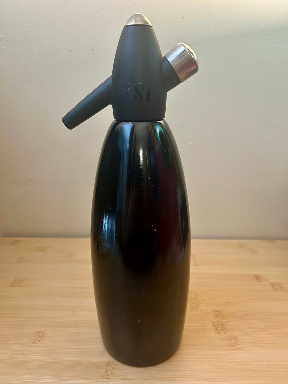 iSi Soda Siphon Seltzer Water Dispenser 1L Rare Black Bottle Seltzer Tube Incl.